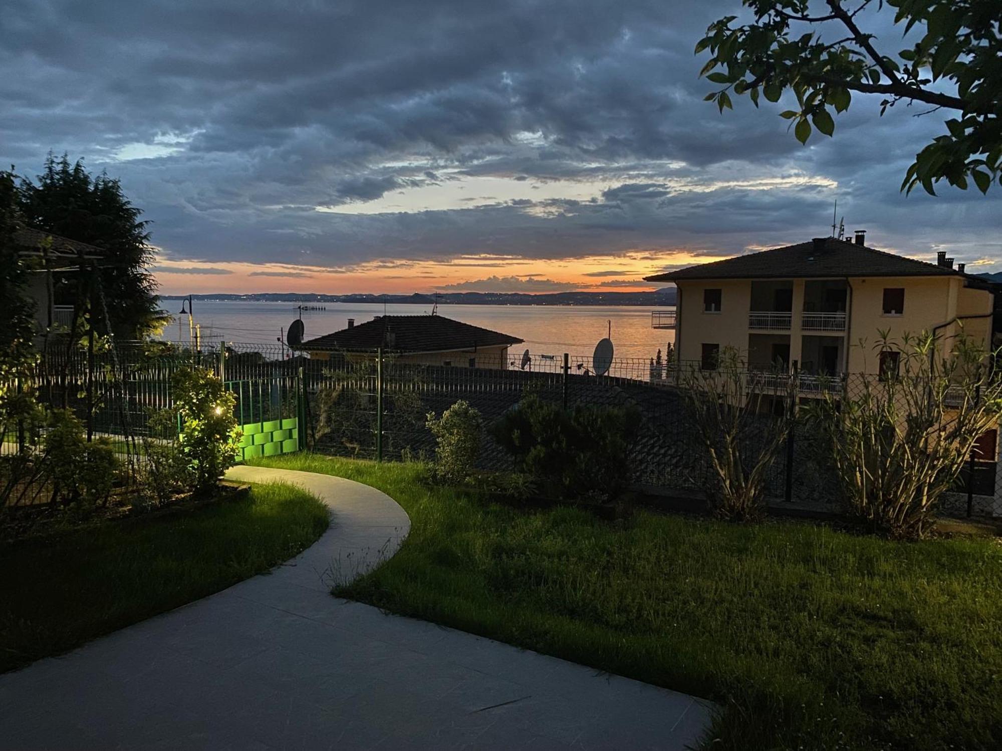 Oleander House Apartments 토리델베나코 외부 사진