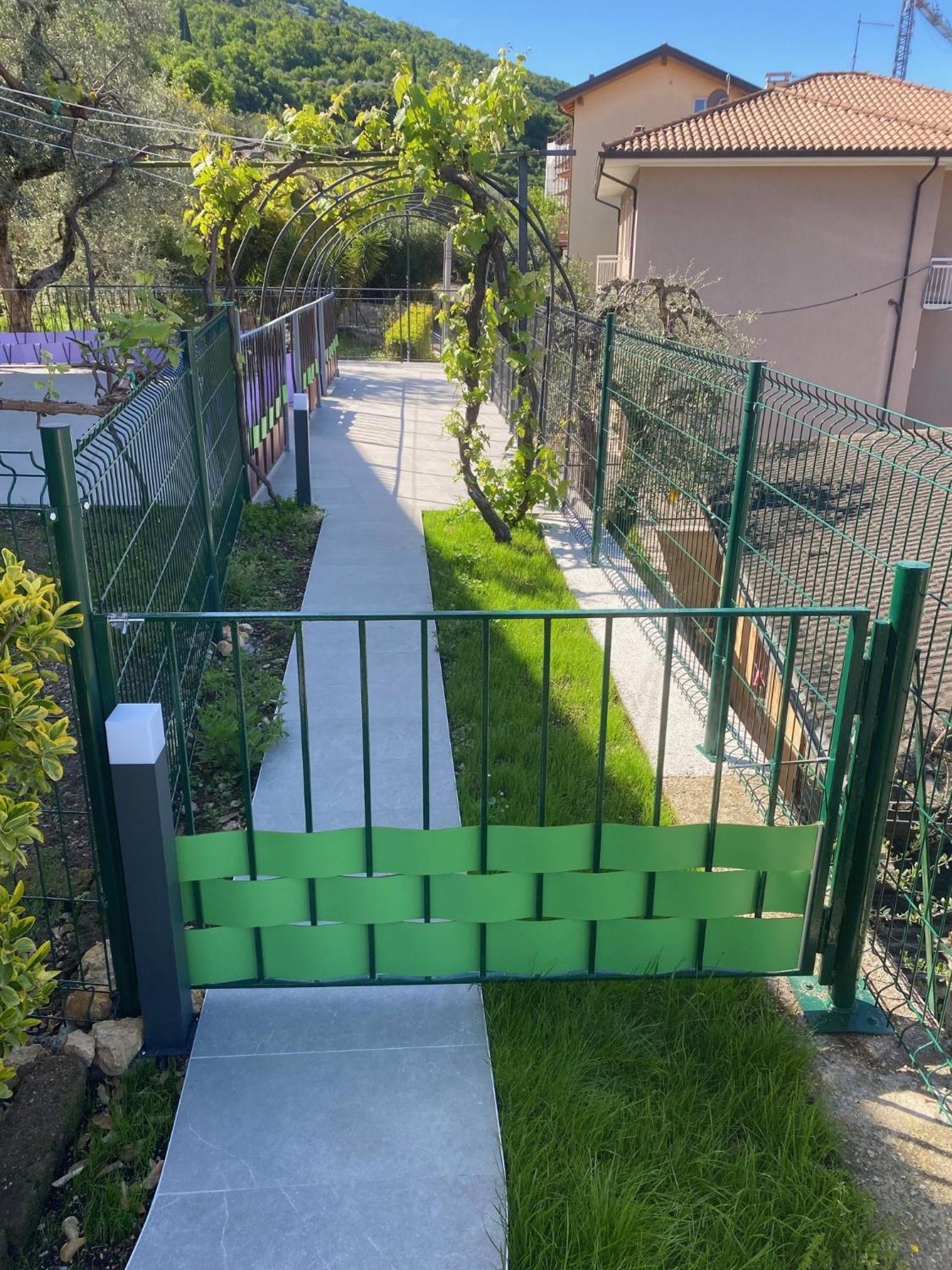 Oleander House Apartments 토리델베나코 외부 사진